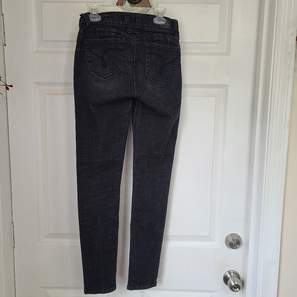 YMI: Wanna Betta Butt? Woman's Mid Rise Skinny Jeans, Size: 5, Color: Black - Picture 15 of 15